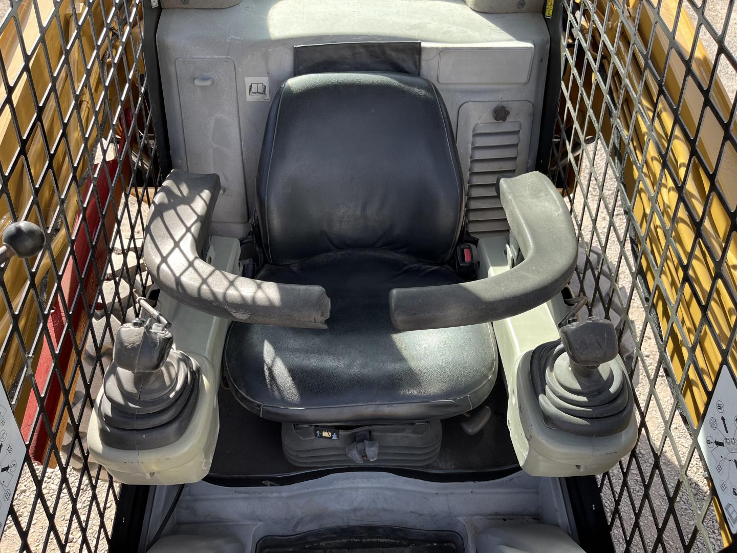 ./imagenes/INVOICE/2019/15039/MINICARGADOR CATERPILLAR 262C (28).JPG